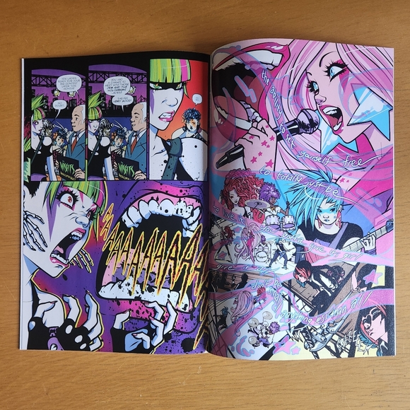 Jem and the Holograms #3, #4 - Comic Books (Lot of 2)  - Picture 14 of 14